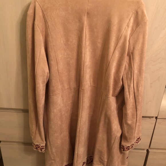 Weekend Sale! New Curations Faux Suede Rose Blush Embroidered Duster Ciat - Picture 3 of 4